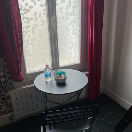 Studette 350m From Train Station Apartment